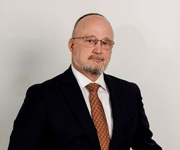 Headshot of Louis Gill